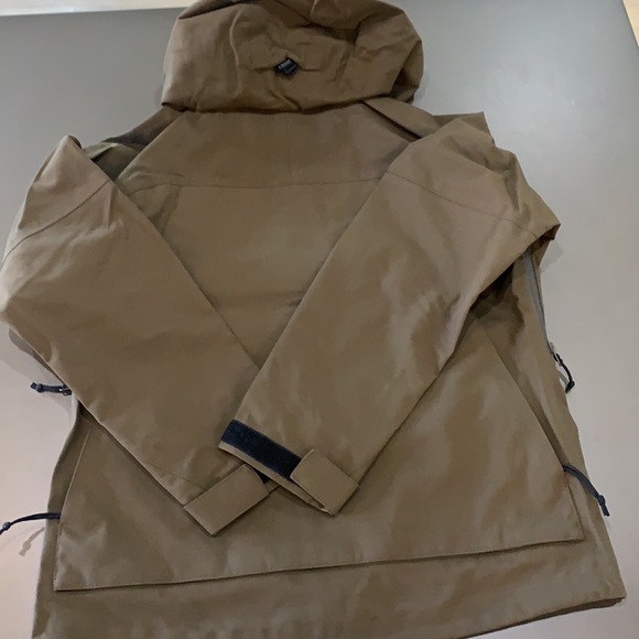 Filson Women’s 3 layer Jacket Brown - Picture 2 of 11